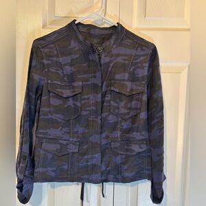 Sanctuary 100% tencel camp print jacket size sp blue and black